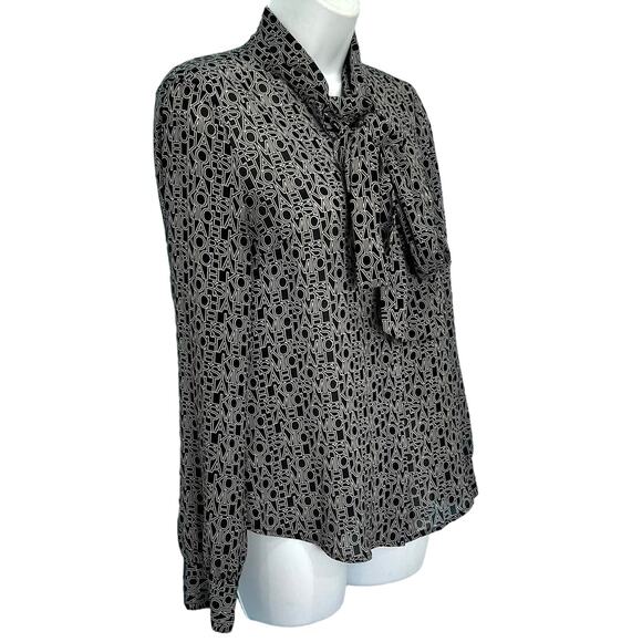 Michael Kors Black White Lettering Viscose Blend Tie-Neck Blouse size XS *GOOD* - Picture 2 of 12